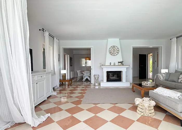 Villa Kanali *