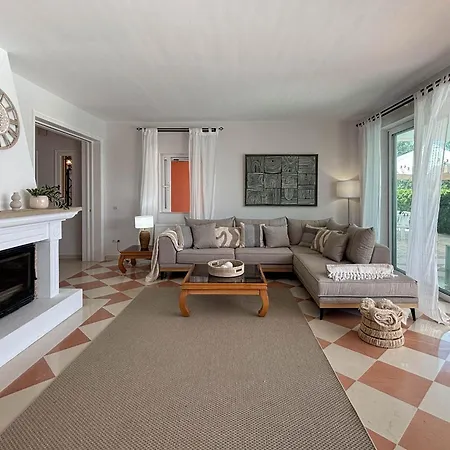 Kanali Vilă Kassiopi